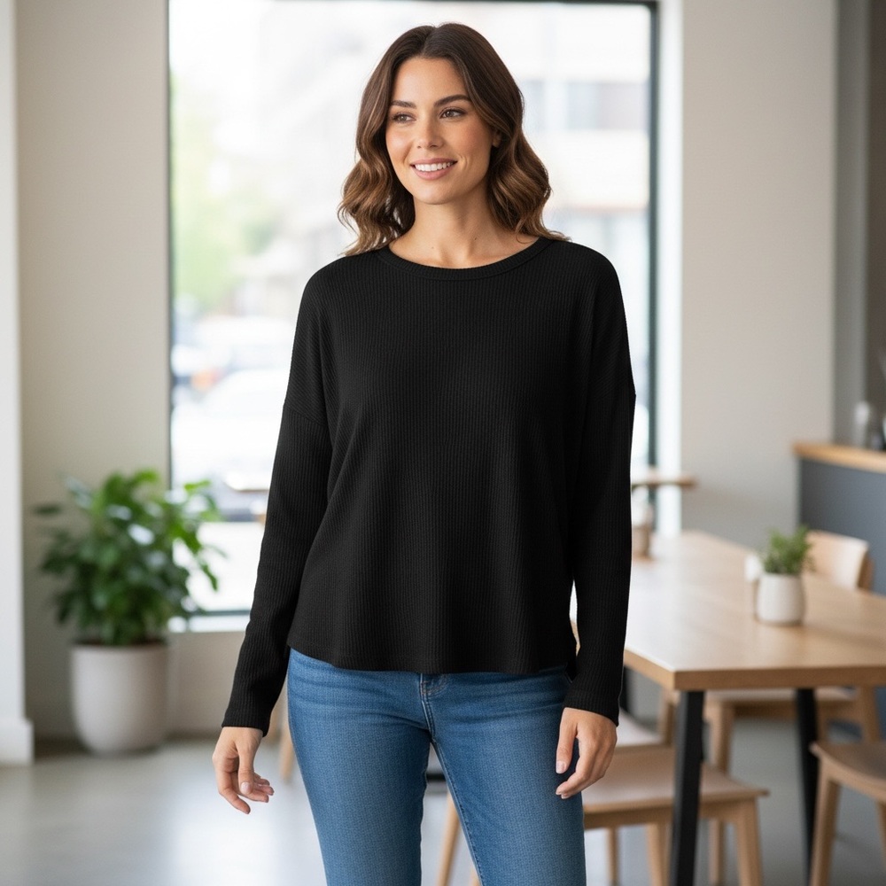 Ekouaer // Long Sleeve Top // Black